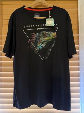Black Iguana Graphic Tee with Green Accent